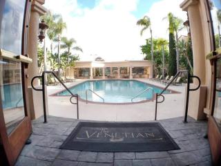 Top corner 2-story one bedroom La Jolla Condo - San Diego - 8