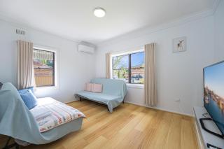 Belmore Brand new renovated 3Br house AC & Parking - Sídney - 2
