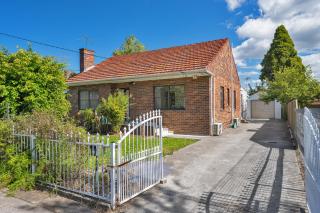 Belmore Brand new renovated 3Br house AC & Parking - 0
