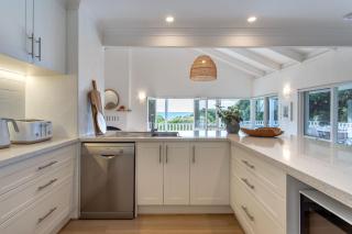 Surfs Up I Private Properties - Yallingup - 2