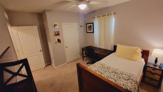 Cozy Room near Disney - 9