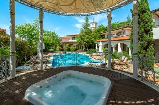 Helena VIP Villas and Suites - Half Board - 9