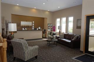Cobblestone Inn & Suites - Denison | Majestic Hills - Denison - 5