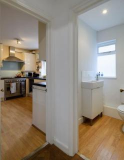 1 bed Townhouse in Battersea close to River Thames - London - 9