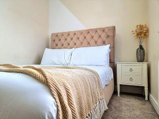 Detached House with Free Parking Long Stay Discounts - Thurcaston - 8