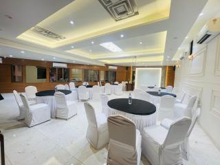 HOTEL GOLDEN TULIPZ - Mumbai - 2