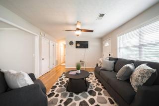 Cozy Brick Ranch Home owned and operated by an Army Soldier!! - Columbus - 2
