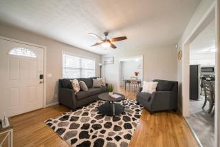 Cozy Brick Ranch Home owned and operated by an Army Soldier!! - Columbus - 1