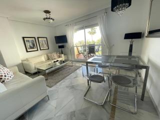 Moderno Apartamento con terraza y vista al mar a 5 min Pto. Banús - Marbella - 6