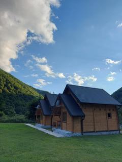 Riverland Cottage 1 - 3