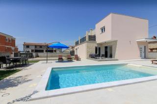New modern villa Gogo with private pool near the beach and town of Pula by WiiBuk - Šišan - 2