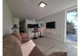 Apartman Luna - 50 m od mora - Njivice - 3