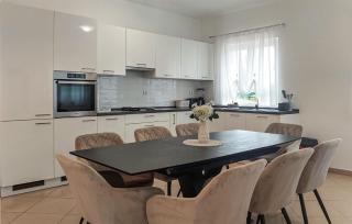 4 Bedroom Stunning Home In Stankovci - Stankovci - 4