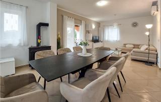 4 Bedroom Stunning Home In Stankovci - Stankovci - 3