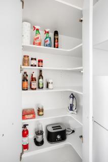 Spacious Quality Apartment, Convenient Location - Christchurch - 1