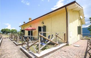 Stunning Apartment In Todiano Di Preci - - 0