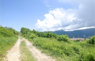 Stunning Apartment In Todiano Di Preci - - 5