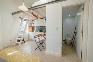Mezzanine Stylish Apartments by Vacationy - Porto - 4