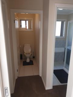 Pacific Werribee Home 25 Min CBD Airport - Werribee - 2