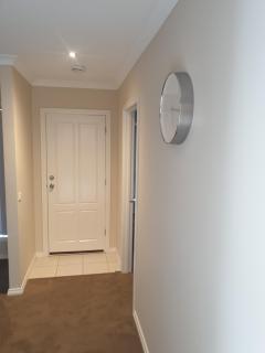 Pacific Werribee Home 25 Min CBD Airport - Werribee - 1