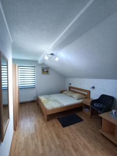 Guesthouse Nikolina - Korenica - 1