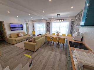 Casa Neptuno para 10 personas solarium patio privado con BBQ, y aire acondicionado - Empuriabrava - 4