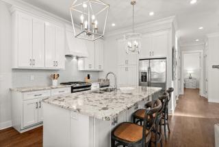Luxurious "CAREFREE COTTAGE" in SEACREST BEACH Walk to the Beach, Steps to the Pool & Tram 3 BR home - Panama City Beach - 3