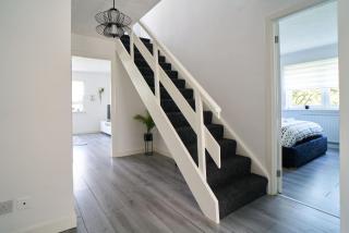 Woodside Apartment - 6