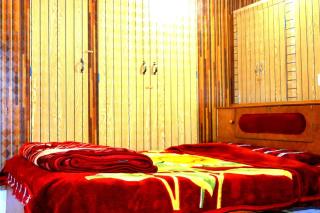 Kamran Guest House - Srinagar - 1