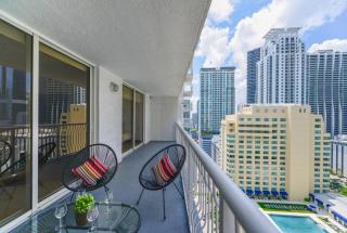 Amazing High-Rise Condo @Brickell with Pool - Miami - 7