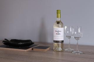 Stunning Home Ideal for comfort by Our Home Short Stays Free parking fast Wi-Fi and plenty of shops and eating options close by - 8