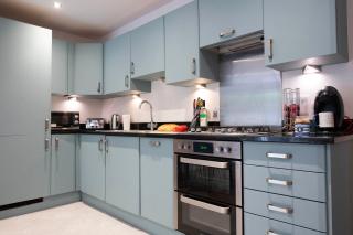 The Chaucer - Modern 3 Bed Home with parking close to city centre - 6