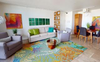 Artsy 32nd Floor Condo with Modern Furnishings & Gorgeous Ocean Views condo - 8