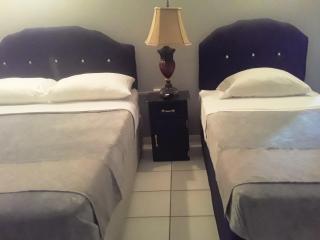 Derick's Inn - 2