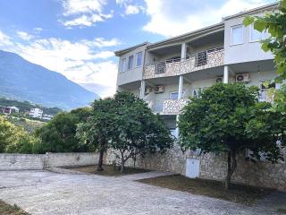 Apartments Vila Kurtagic - Dobra Voda - 8