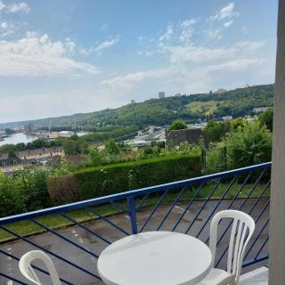 Rouen : Vue panoramique sur la seine avec parking - Rouen - 1