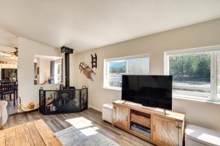 Riverfront Home with Deck, Near Mount Rainier! - 7