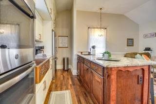 Cozy Savannah Vacation Rental with Fenced Courtyard! - Savannah - 3