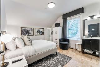 The Inn on Officers' Garden - 9