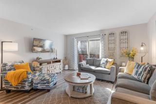 Two Gorgeous Condos*Side by Side*10 Beds*Sleep 17! - Branson - 1