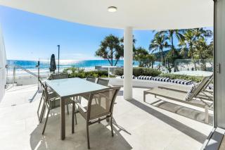 Beachfront luxury, Hastings Street - Noosa Heads - 0