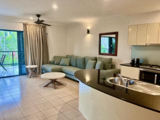 Anchorage - Hamilton Island - 1