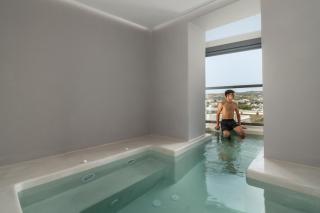 Uncle's House luxury Suites - Adamas - 8