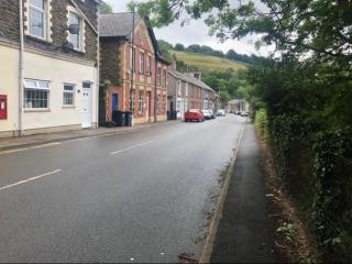 Large maisonette one bedroom nearby station - Crumlin - 0