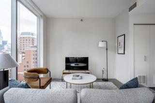 River North 1br w gym lounge roof nr L CHI-838 - 6