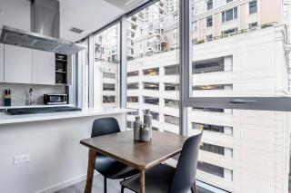 River North 1br w gym lounge roof nr L CHI-838 - 4