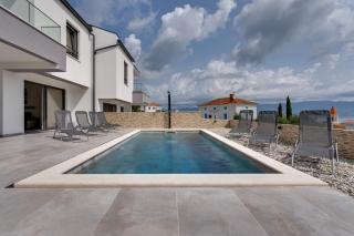 Villa Lavanda -semi-detached villa with a pool and a panoramic view, close to a sandy beach- by TRAVELER tourist agency Krk - Risika - 4