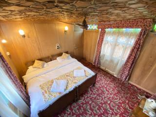 The Flostel Srinagar - Srinagar - 3