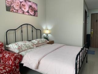 Royal Bed - Royal Sentul Park Apartment - Kedungmanggu - 8