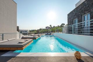 BlackStone Luxury Suites - 7